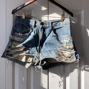 Denim Levi cut off shorts